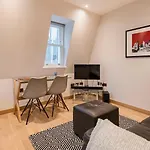 Bank Serviced Apartments By Lovelystay