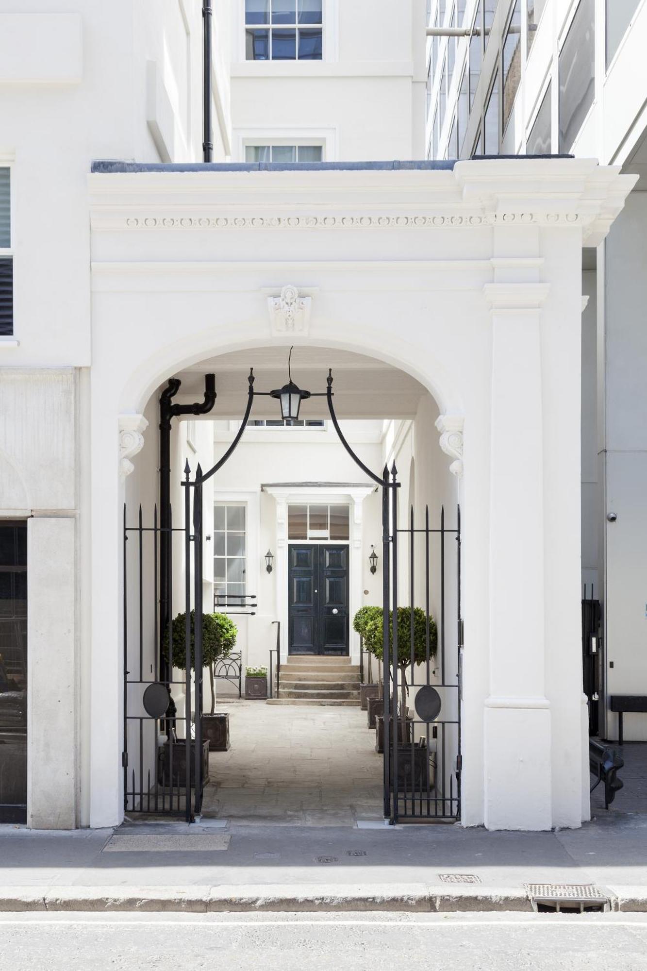Bank Serviced By Lovelystay London