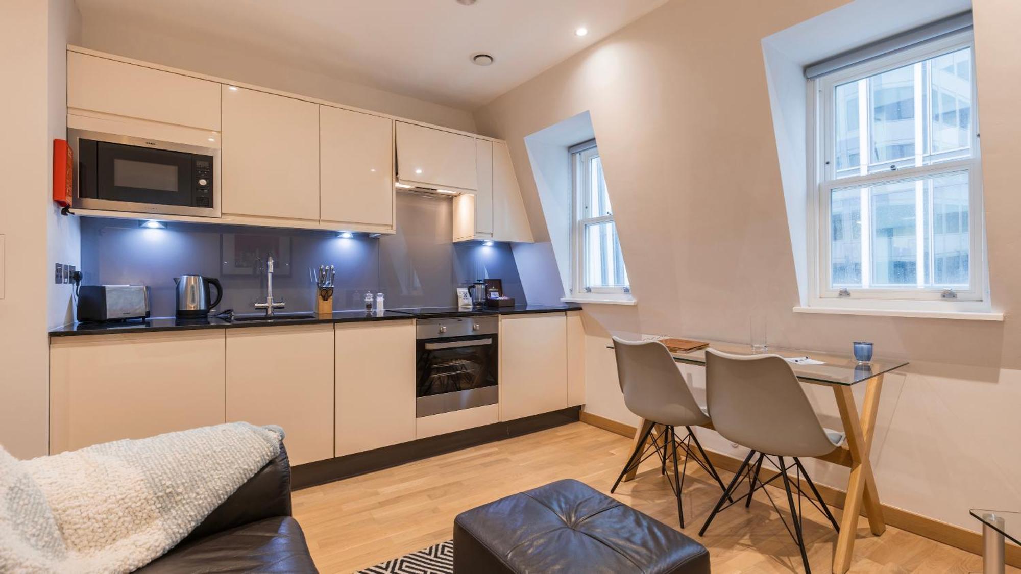 Bank Serviced By Lovelystay Aparthotel *