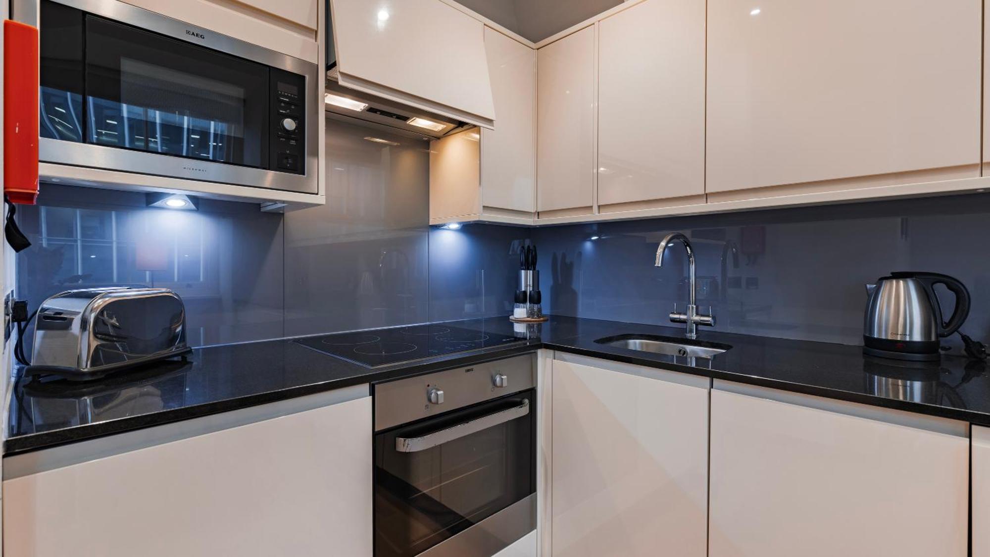 Bank Serviced By Lovelystay Aparthotel *
