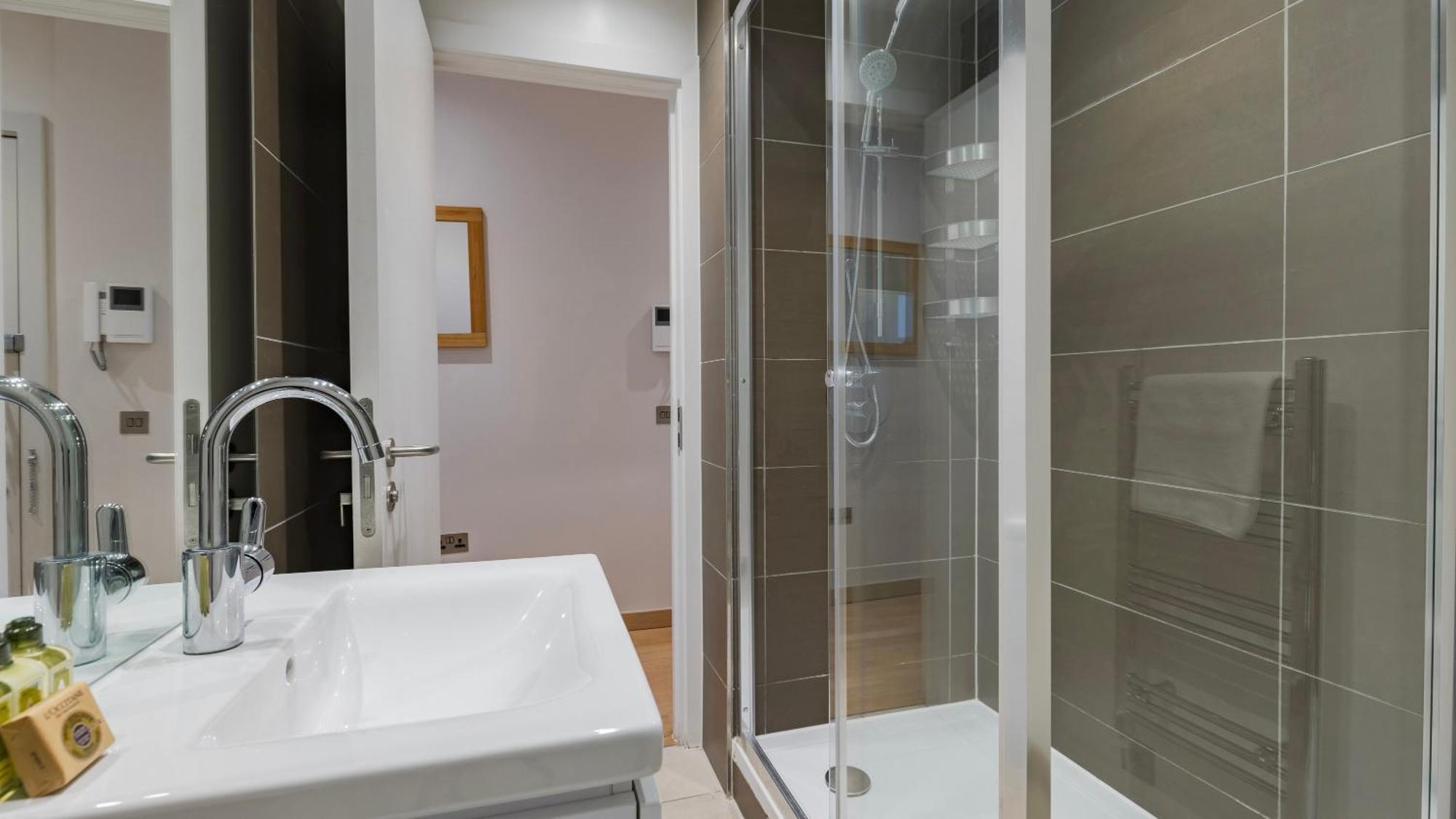 Bank Serviced By Lovelystay * London