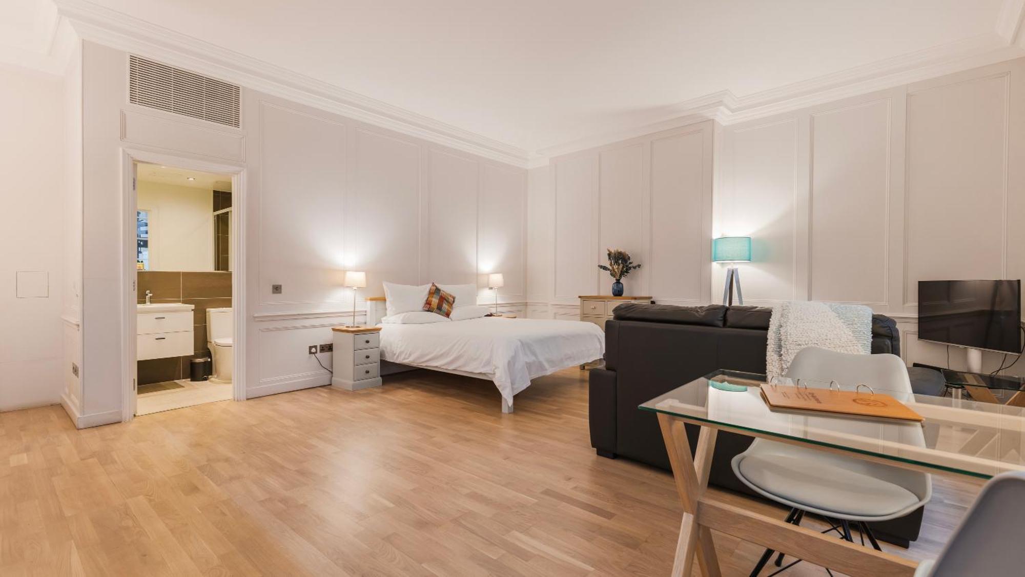 Bank Serviced By Lovelystay * London
