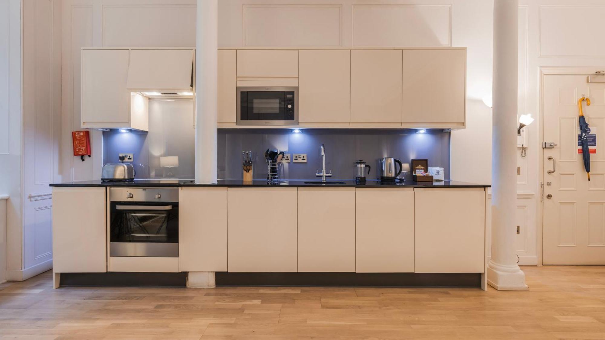 Aparthotel Bank Serviced By Lovelystay London