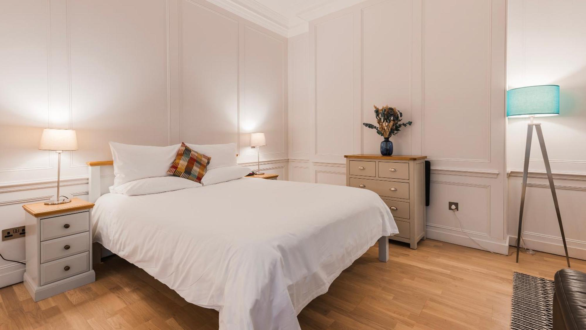 Bank Serviced By Lovelystay London