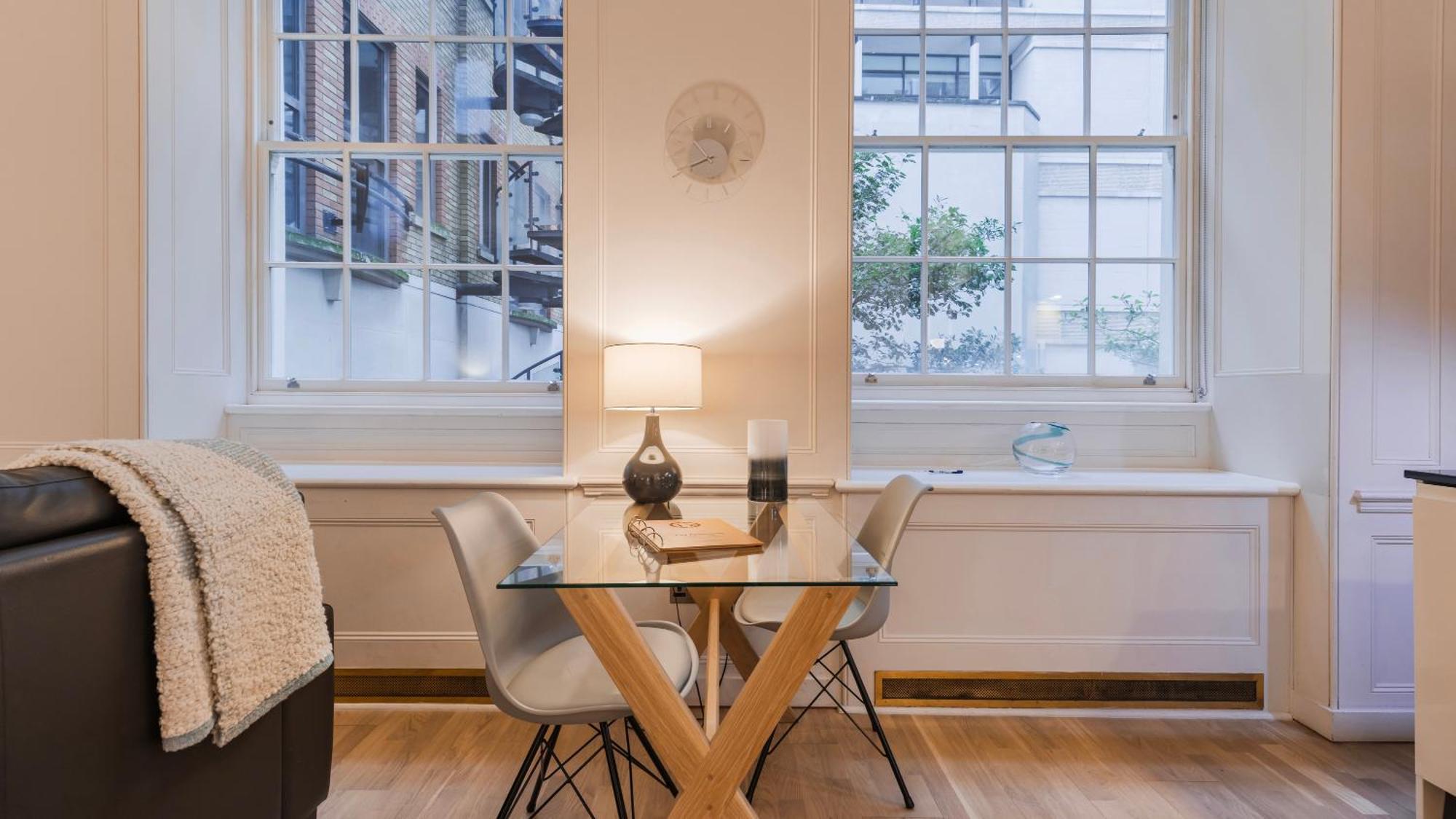 Bank Serviced By Lovelystay Aparthotel London