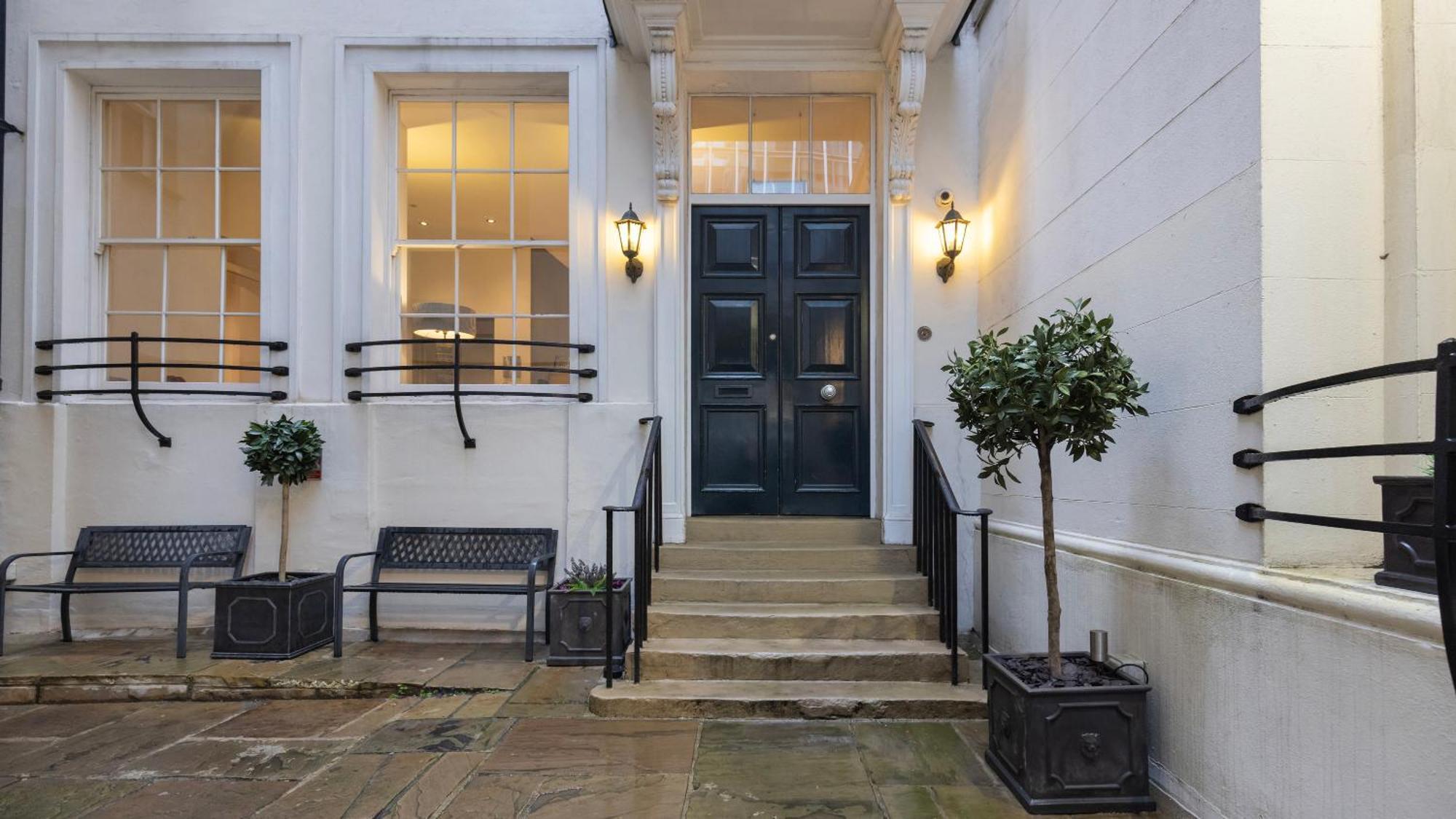 Bank Serviced By Lovelystay *